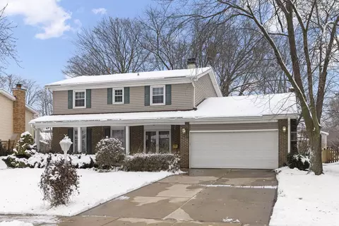 1785 Windsor Dr, Wheaton, IL 60189
