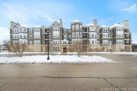 149 W Kennedy Ln #401, Hinsdale, IL 60521