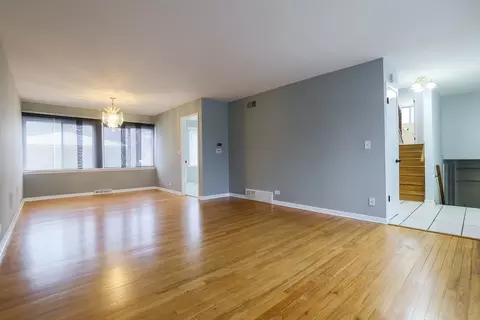 1442 Phoenix Dr, Des Plaines, IL 60018 photo 4