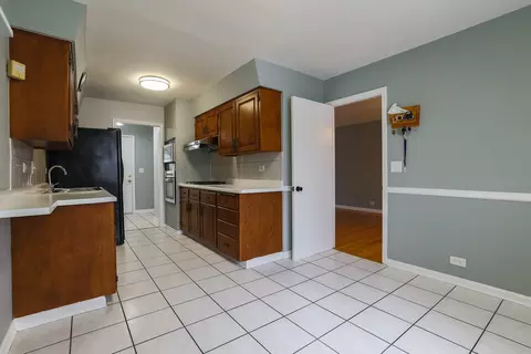 1442 Phoenix Dr, Des Plaines, IL 60018 photo 8