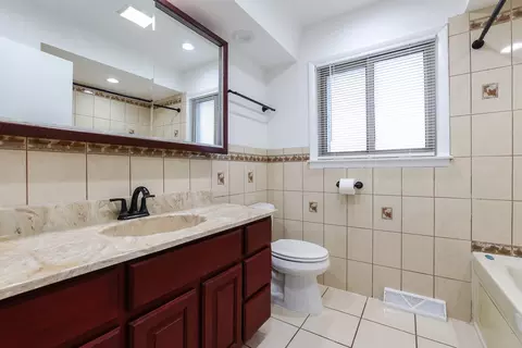 1442 Phoenix Dr, Des Plaines, IL 60018 photo 22