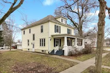 314 E Jefferson St, Clinton, IL 61727 photo 2