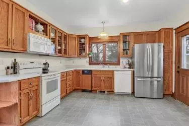 314 E Jefferson St, Clinton, IL 61727 photo 9