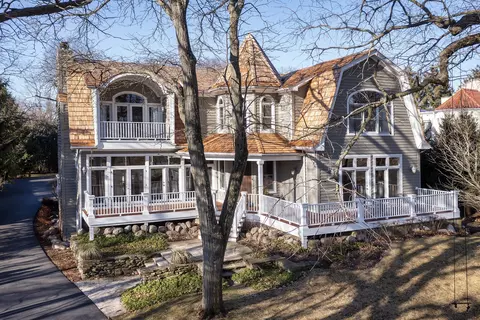 676 Longwood Ave, Glencoe, IL 60022