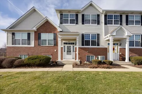 2265 Beresford Dr, Yorkville, IL 60560