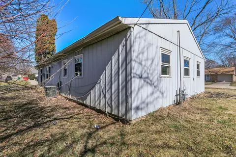 Exterior - 801 Maplepark Dr, Champaign, IL 61821 photo 6 of 6