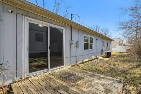 Exterior - 801 Maplepark Dr, Champaign, IL 61821 photo 4 of 6