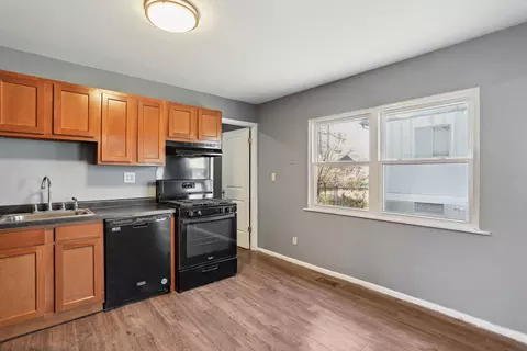 Kitchen - 801 Maplepark Dr, Champaign, IL 61821 photo 2 of 2