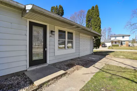 Exterior - 801 Maplepark Dr, Champaign, IL 61821 photo 3 of 6