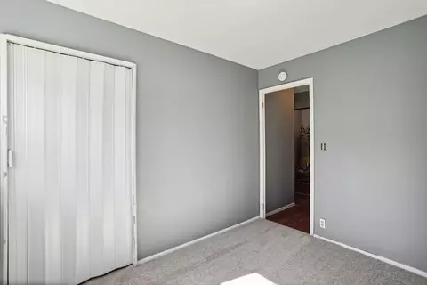 Bedroom - 801 Maplepark Dr, Champaign, IL 61821 photo 2 of 3