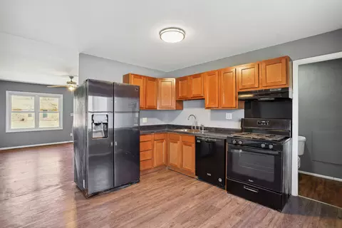 Kitchen - 801 Maplepark Dr, Champaign, IL 61821 photo 1 of 2