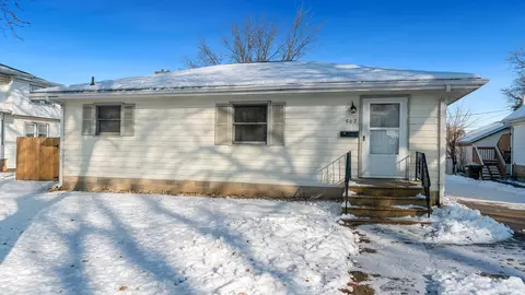 567 S 2nd St, Rochelle, IL 61068