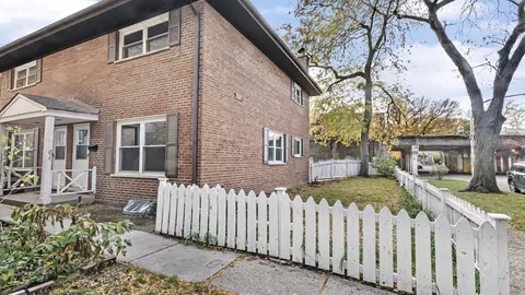 1327 W Columbia Ave #A, Chicago, IL 60626
