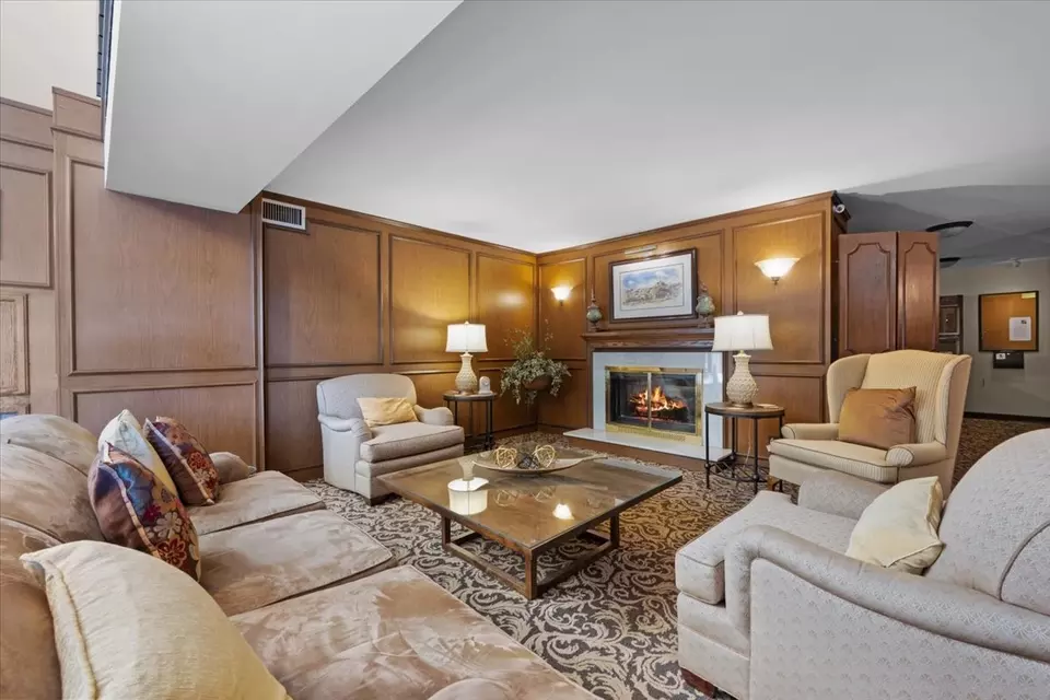 1105 N Mill St 123, Naperville, IL 60563 20 Photos Movoto