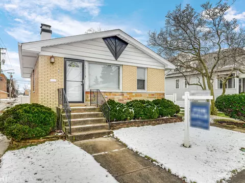 3911 Gunderson Ave, Stickney, IL 60402