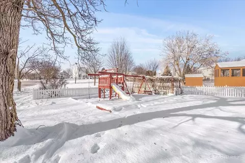 460 Topaz Ln, Bartlett, IL 60103 photo 5