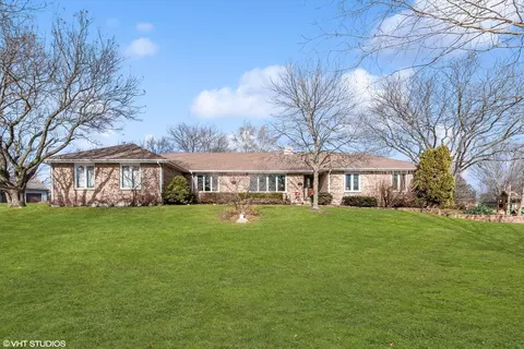 13 Kathy Ln, Hawthorn Woods, IL 60047