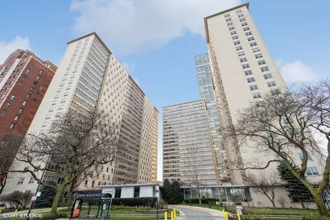 3950 N Lake Shore Dr #1300, Chicago, IL 60613