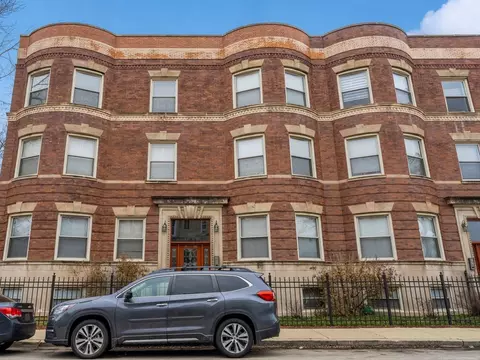 534 E 44th St #3, Chicago, IL 60653