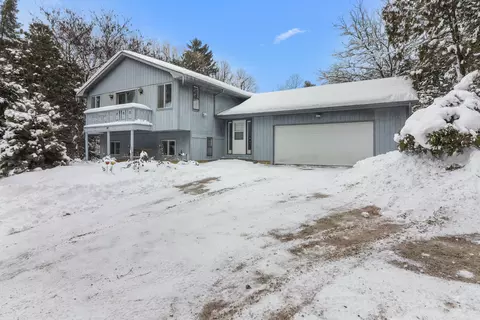 17605 Mcguire Rd, Harvard, IL 60033