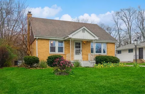 5629 Lee Ave, Downers Grove, IL 60516