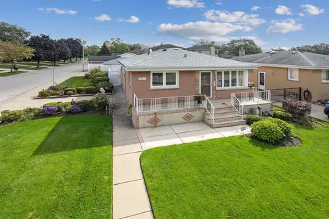 4945 N Orange Ave, Norridge, IL 60706
