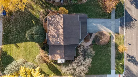 1710 Hickory Ln, Wheaton, IL 60187 photo 2