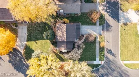 1710 Hickory Ln, Wheaton, IL 60187 photo 3