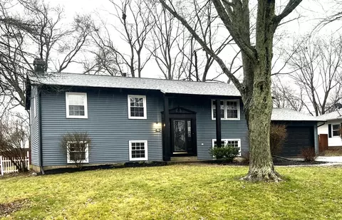 313 E Franklin St, Fisher, IL 61843