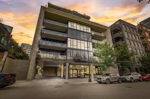 111 S Peoria St #405, Chicago, IL 60607