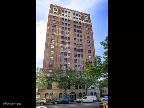 415 W Aldine Ave #15D, Chicago, IL 60657