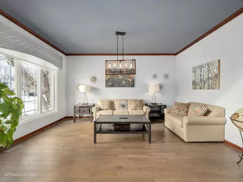26 W070 Deerpoint Dr, Wheaton, IL 60187 photo 4