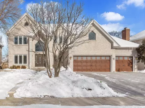 26 W070 Deerpoint Dr, Wheaton, IL 60187