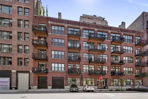 375 W Erie St #510, Chicago, IL 60654