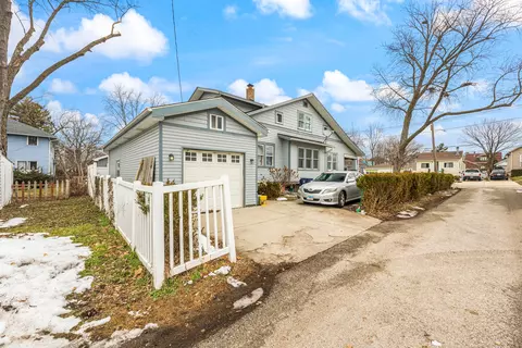 254 Moseley St, Elgin, IL 60123 photo 24