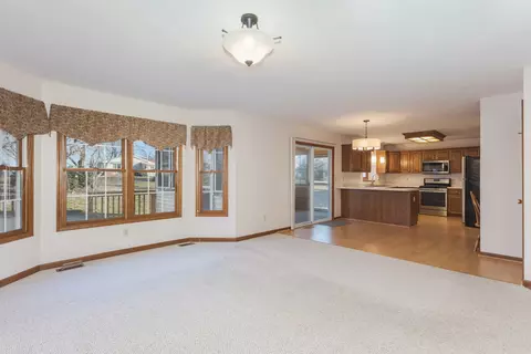 Living - 406 Ironwood Cc Dr, Normal, IL 61761 photo 4 of 5