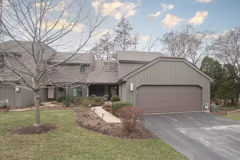 692 Old Barn Road Rd #F-20, Lake Barrington, IL 60010