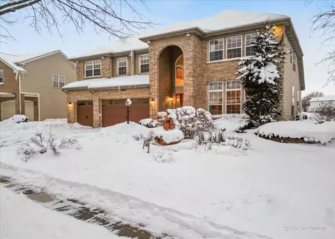 1980 Broadsmore Dr, Algonquin, IL 60102