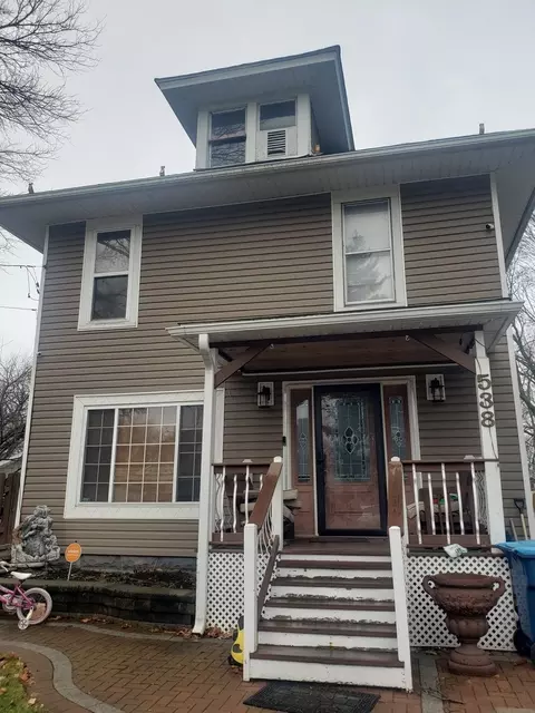 538 N View St, Aurora, IL 60506