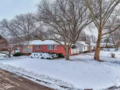 113 Lockrem St, Ottawa, IL 61350 photo 2