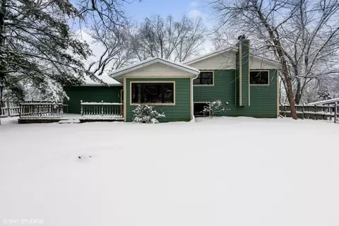 28 Hickory Ln, Algonquin, IL 60102 photo 2