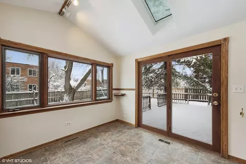 28 Hickory Ln, Algonquin, IL 60102 photo 6