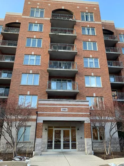 390 S Western Ave #710, Des Plaines, IL 60016