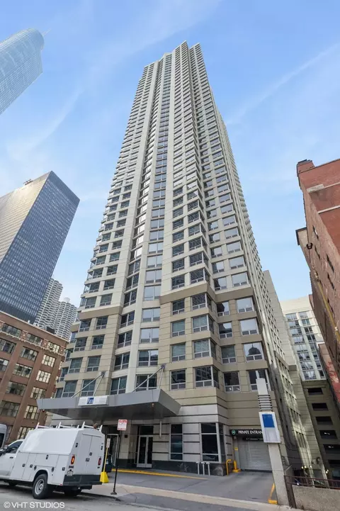 440 N Wabash Ave #707, Chicago, IL 60611