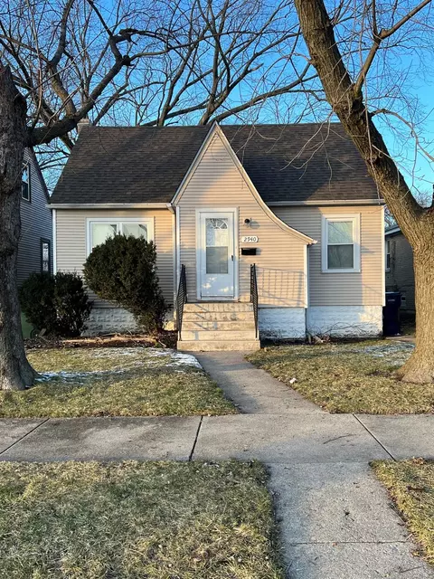 2940 W 99th Pl, Evergreen Park, IL 60805