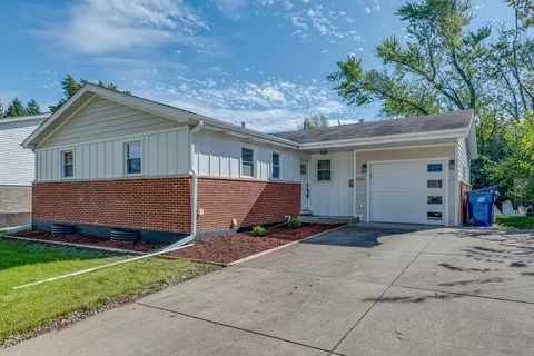 8961 W 91st Pl, Hickory Hills, IL 60457