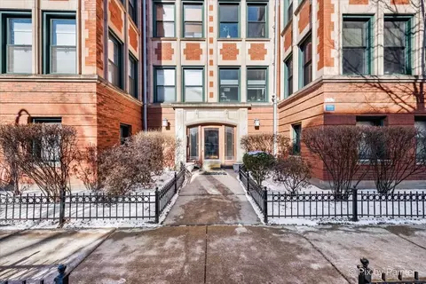 434 W Aldine Ave #2A, Chicago, IL 60657