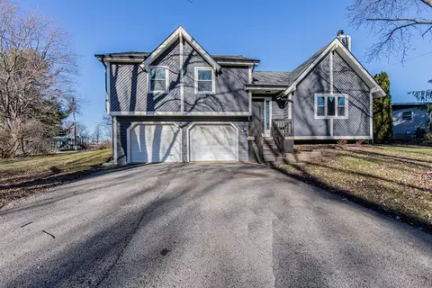 2622 N 3659th Rd, Sheridan, IL 60551