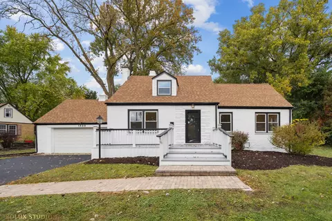 1420 Victory Dr, Libertyville, IL 60048