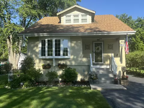 444 S Villa Ave, Villa Park, IL 60181